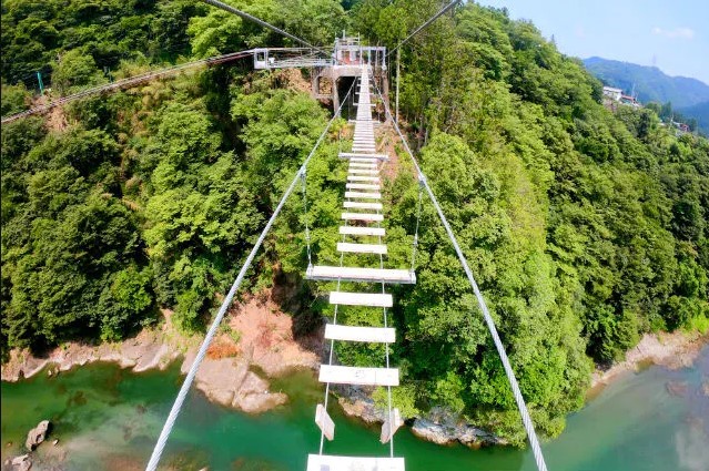 峽谷漫步